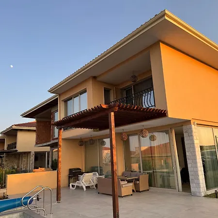 Луксозна вила Casa Azzuro Luxury With Heated Pool & Jacuzzi