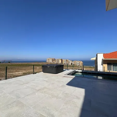 Луксозна вила Casa Azzuro Luxury With Heated Pool & Jacuzzi