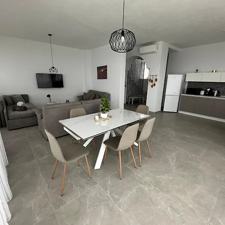 Casa Azzuro Luxury With Heated Pool & Jacuzzi Луксозна вила *