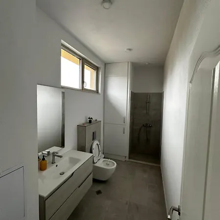 Casa Azzuro Luxury With Heated Pool & Jacuzzi Лозенец